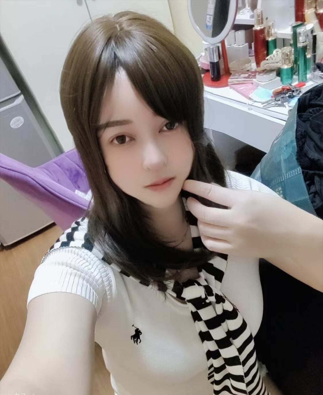 蜜桃臀丫头