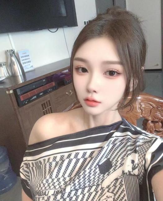 普陀颜值大胸美女