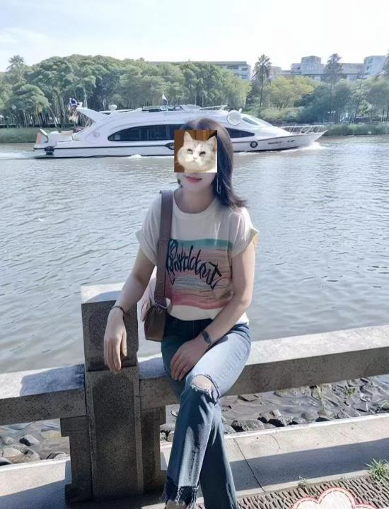 新吴性感诱惑小姐姐