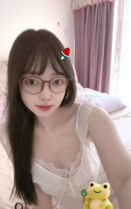 温柔大胸眼镜老师