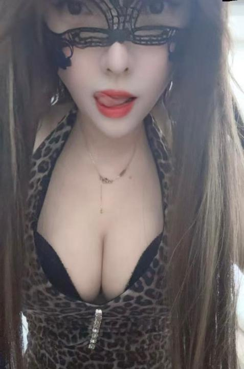 服务系长腿大胸姐姐