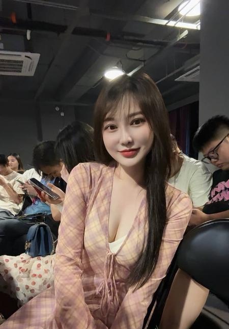 二刷情趣大胸奶糖妹妹