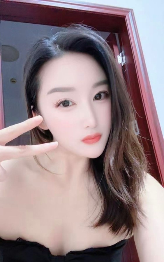 天河长腿骚妹小雪