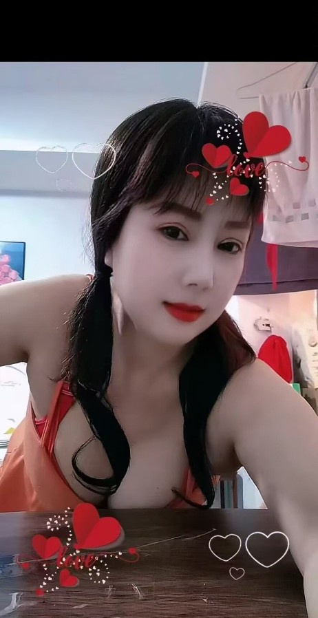 丰满骚妇可三通
