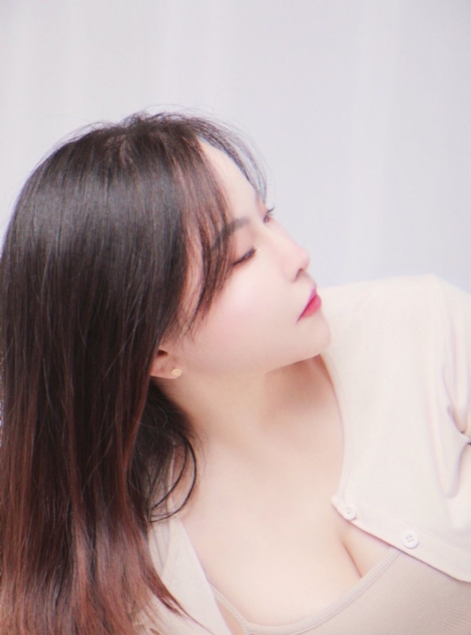 宝山大奶少妇轩轩