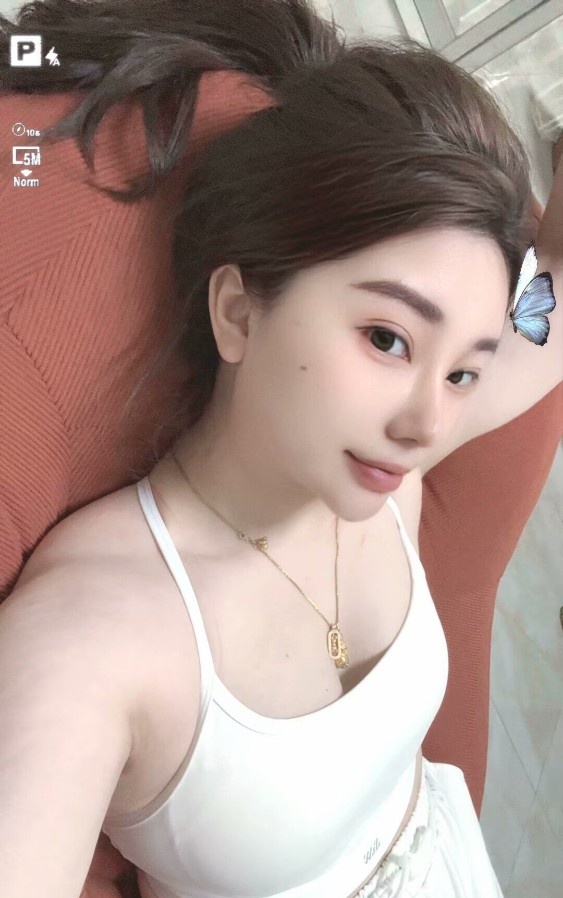 肤白大奶少妇