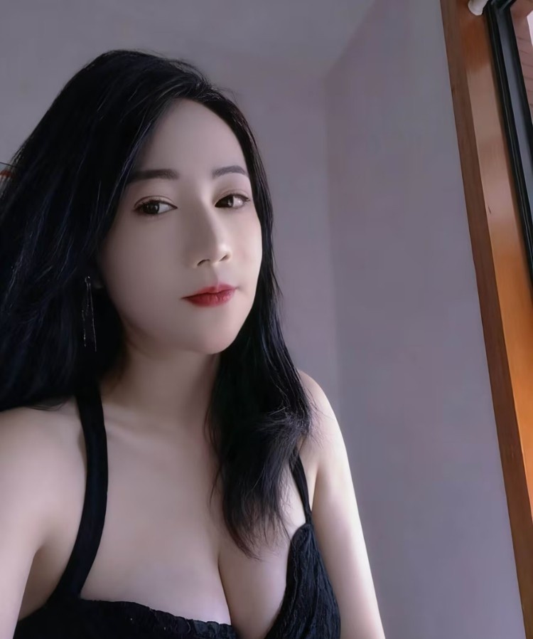 欲望黑丝少妇