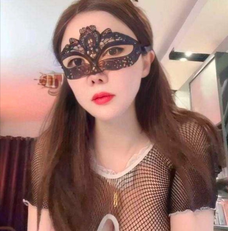 居家长腿风骚少妇