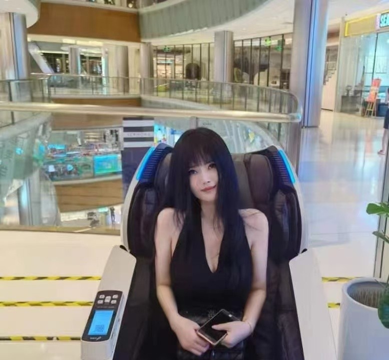 性感媚媚大胸妹