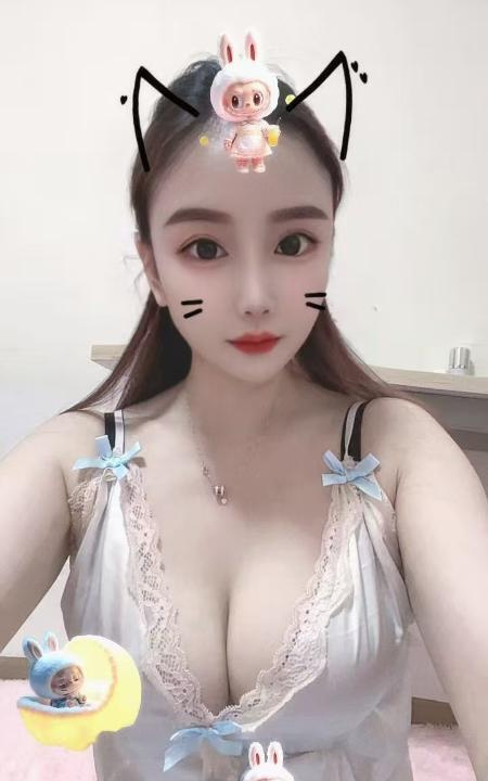 苗条温柔性感妹子