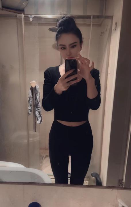 美艳长腿少妇