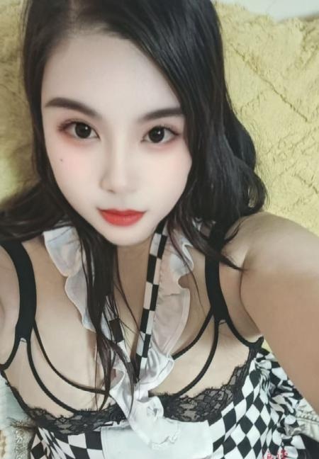 服务型美乳少妇
