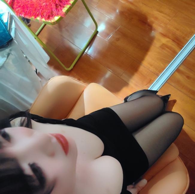 大光路白皮肤少妇