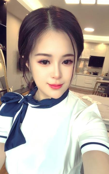 制服诱惑骚女悠悠