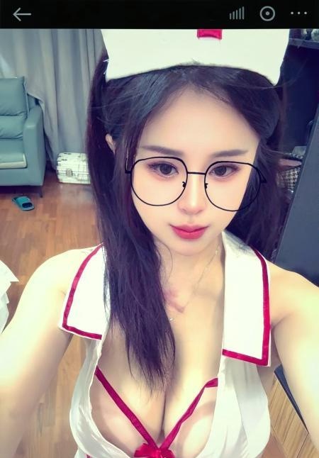 制服诱惑骚女悠悠