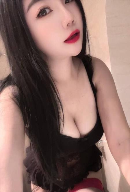吴中大胸大屁股骚货