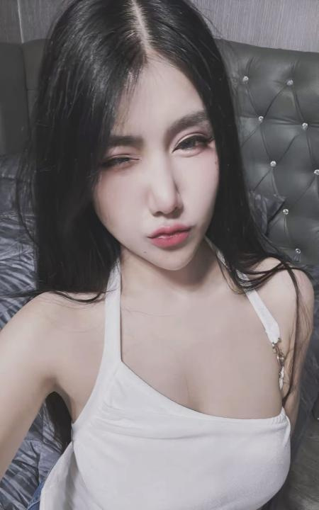 中秋不放假丰满美女