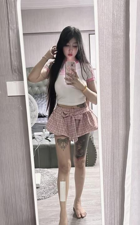 中秋不放假丰满美女