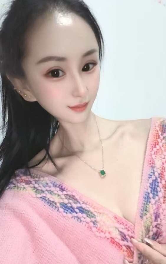 五官精致的小骚妇