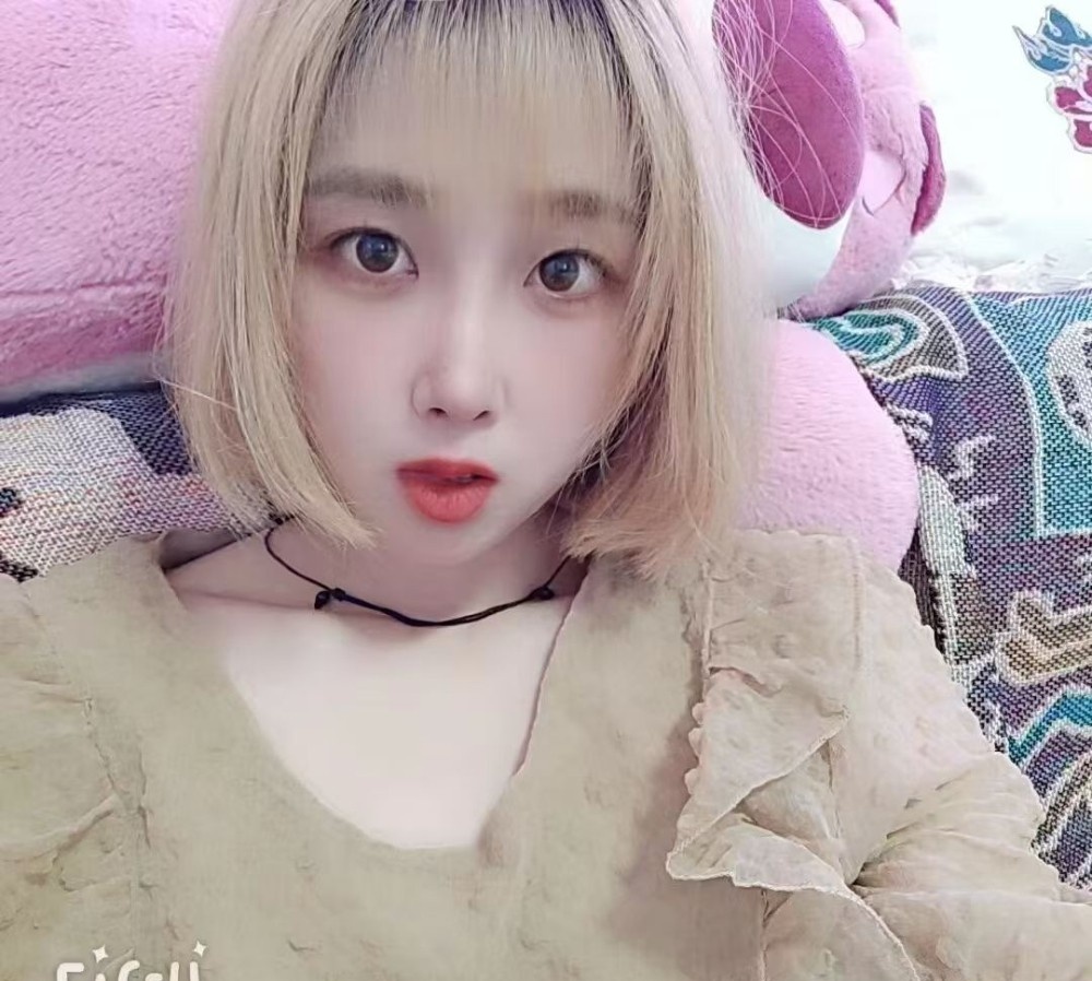 东丽高个美女