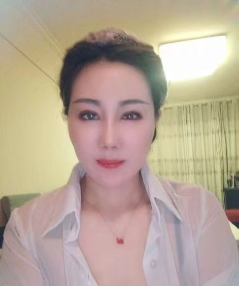 擅长角色扮演丽姐