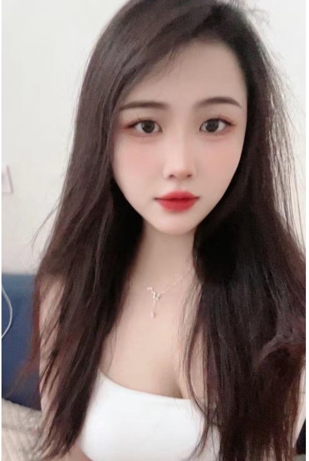 五华区肤白妹妹好身材