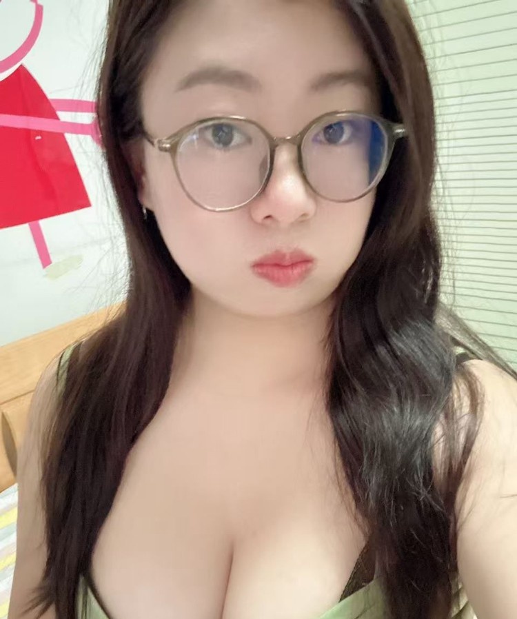 野战丰满妹