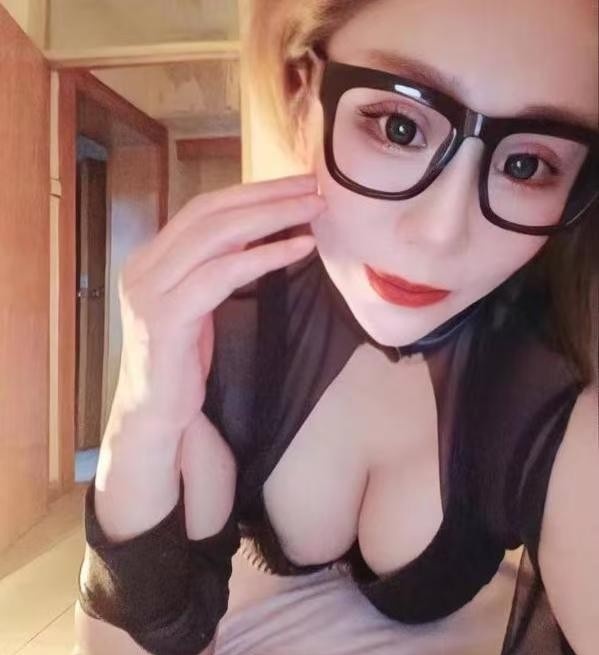 闵行丰满小骚妇