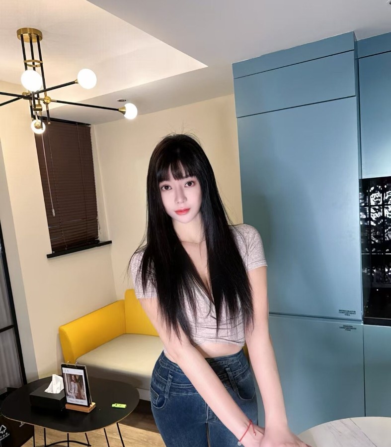 颜值服务系御姐香香