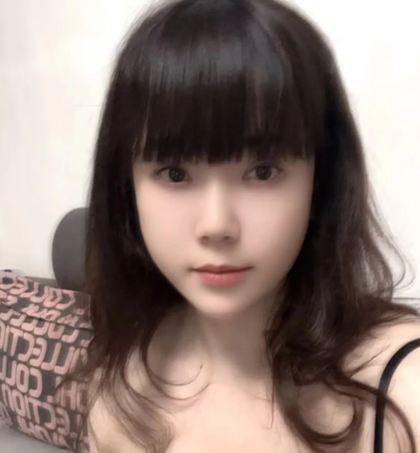 大奶小姐姐依然