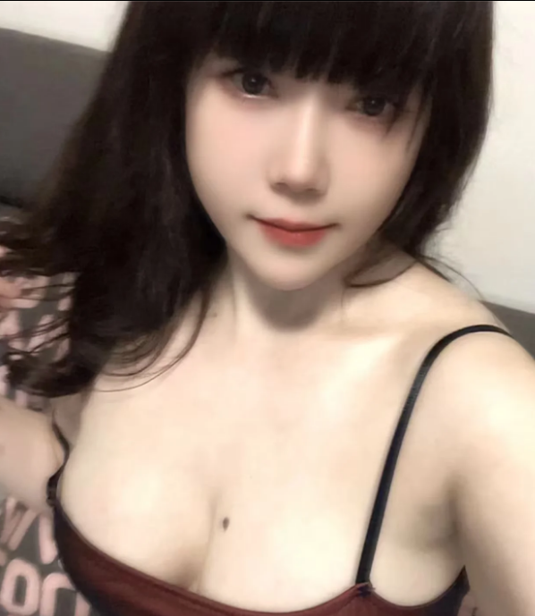 大奶小姐姐依然
