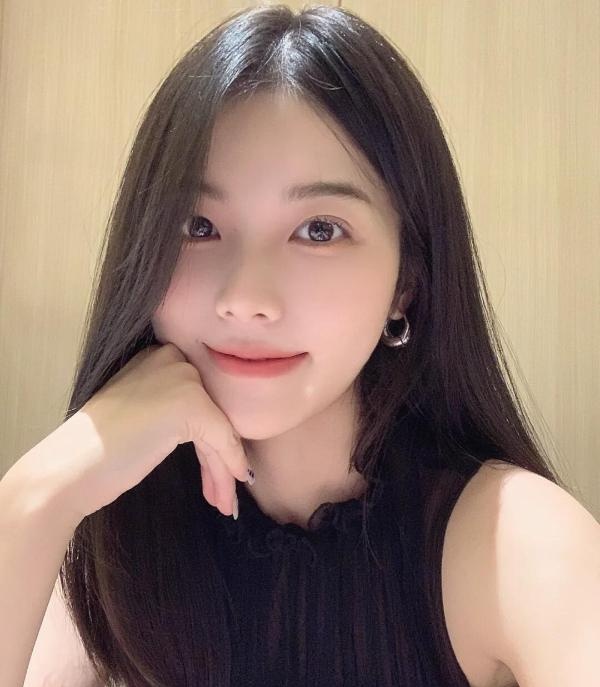 甜美可爱大胸妹子
