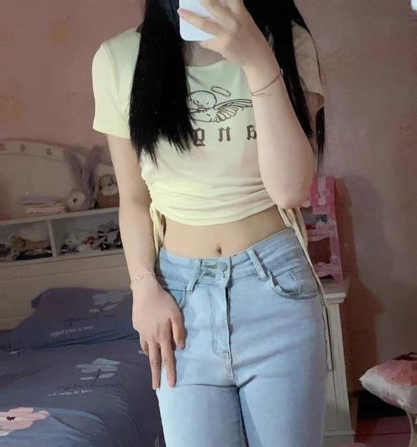 娇小服务型少妇