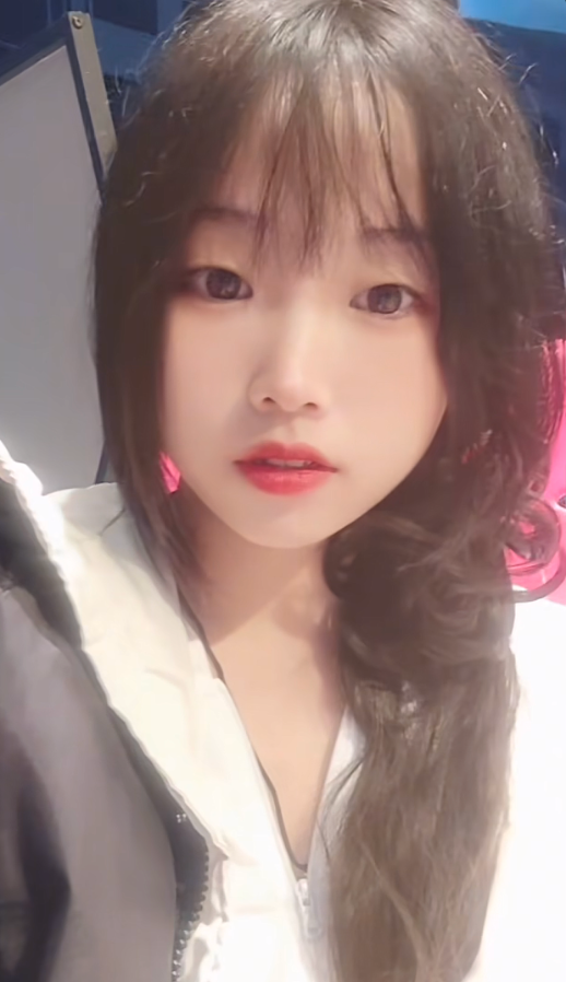 小妹妹自聊自做