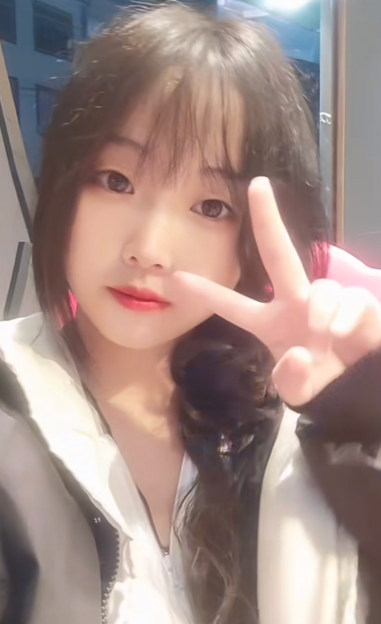 小妹妹自聊自做