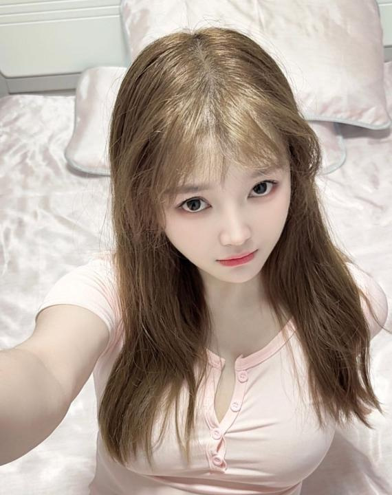 上城反差女友抱抱