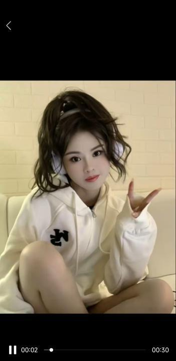 会跳舞的小姐姐