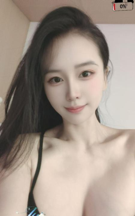 九头身大胸夏蝉