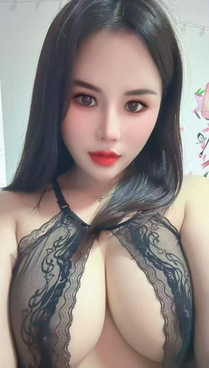福田爱健身大胸少妇