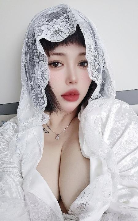 大长腿大胸妹