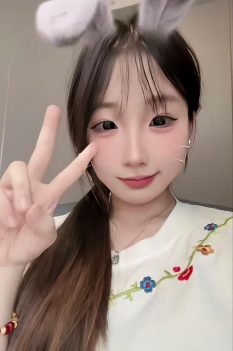 零零后可爱小嫩妹