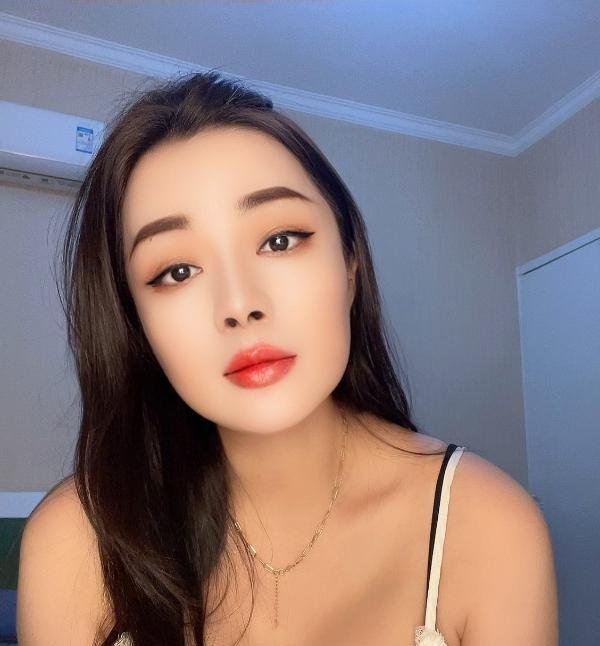 包子奶丽妃老师