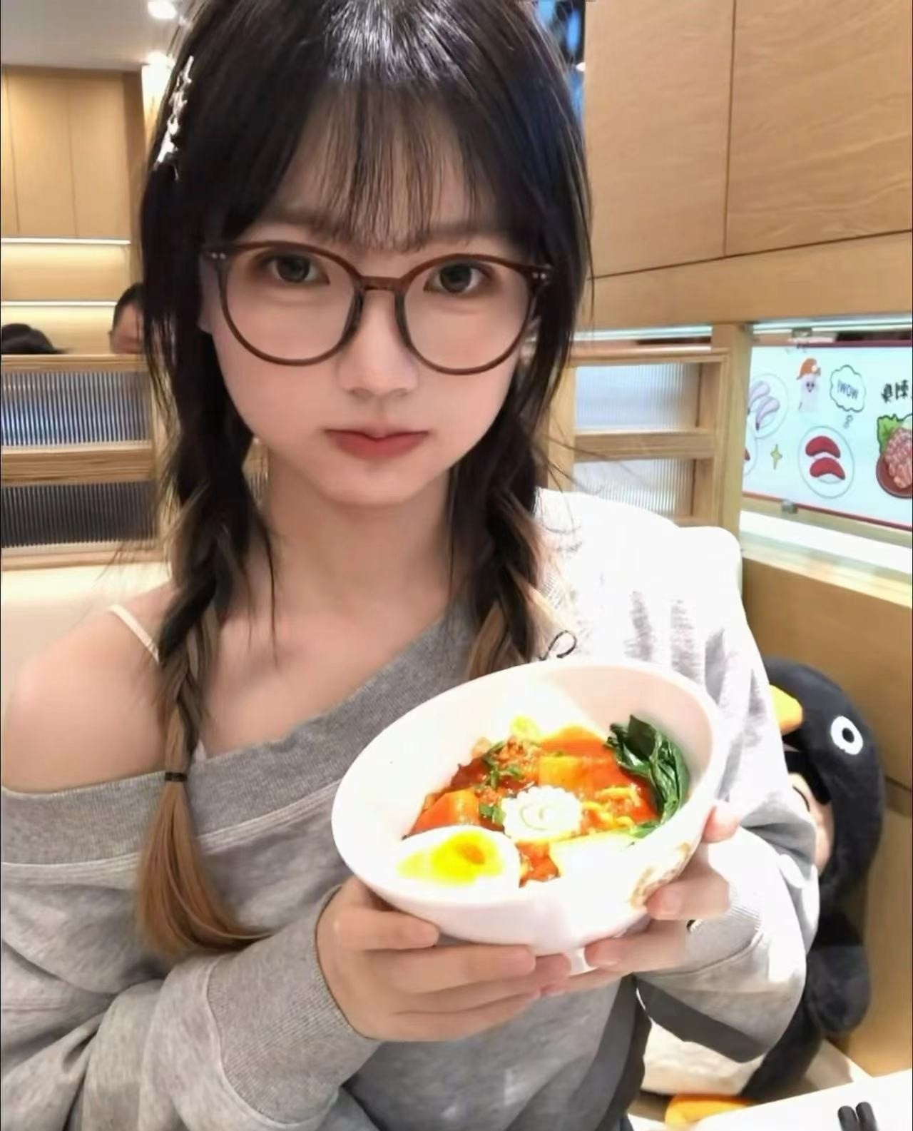 童颜大胸女友颜可