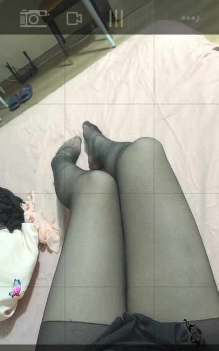 拥有E罩杯的苗条女