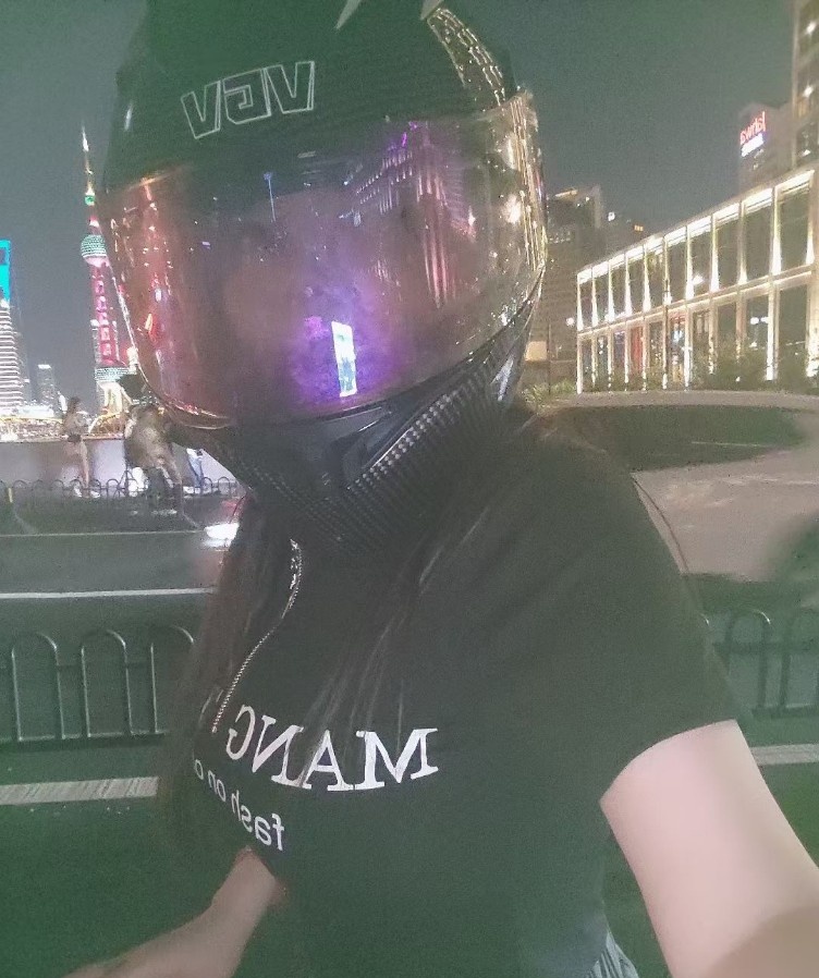 玩机车的大奶牛姐姐