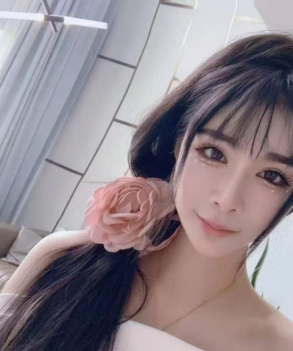 汉口美女蓝齐儿姐妹花