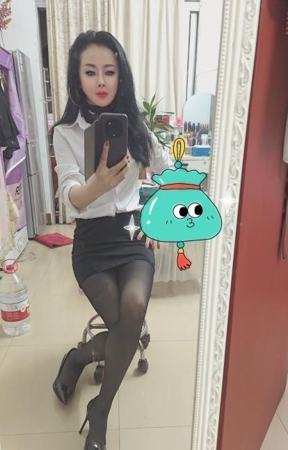 白云骚妇馨馨