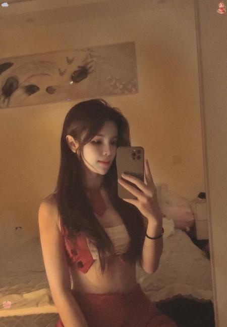 栖霞马群御姐型妹子