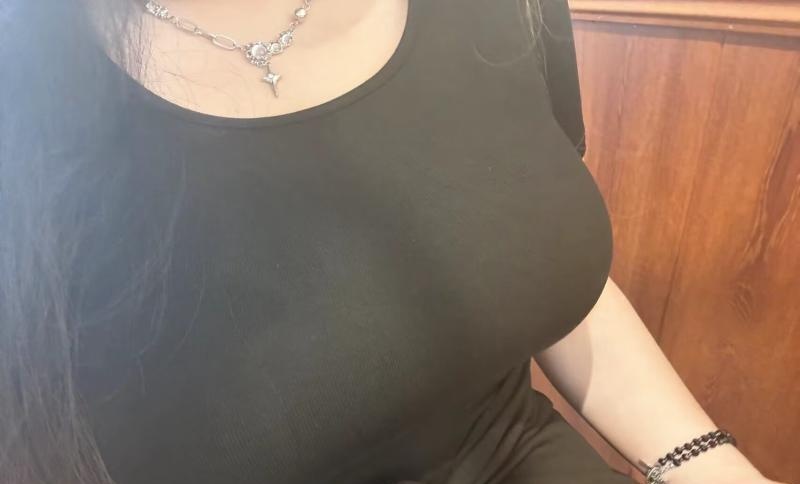 巨乳大奶姐姐