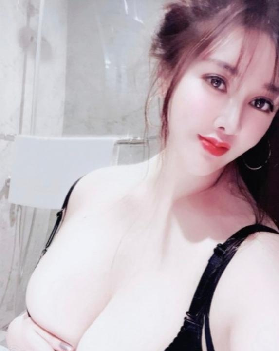 南山混血美女